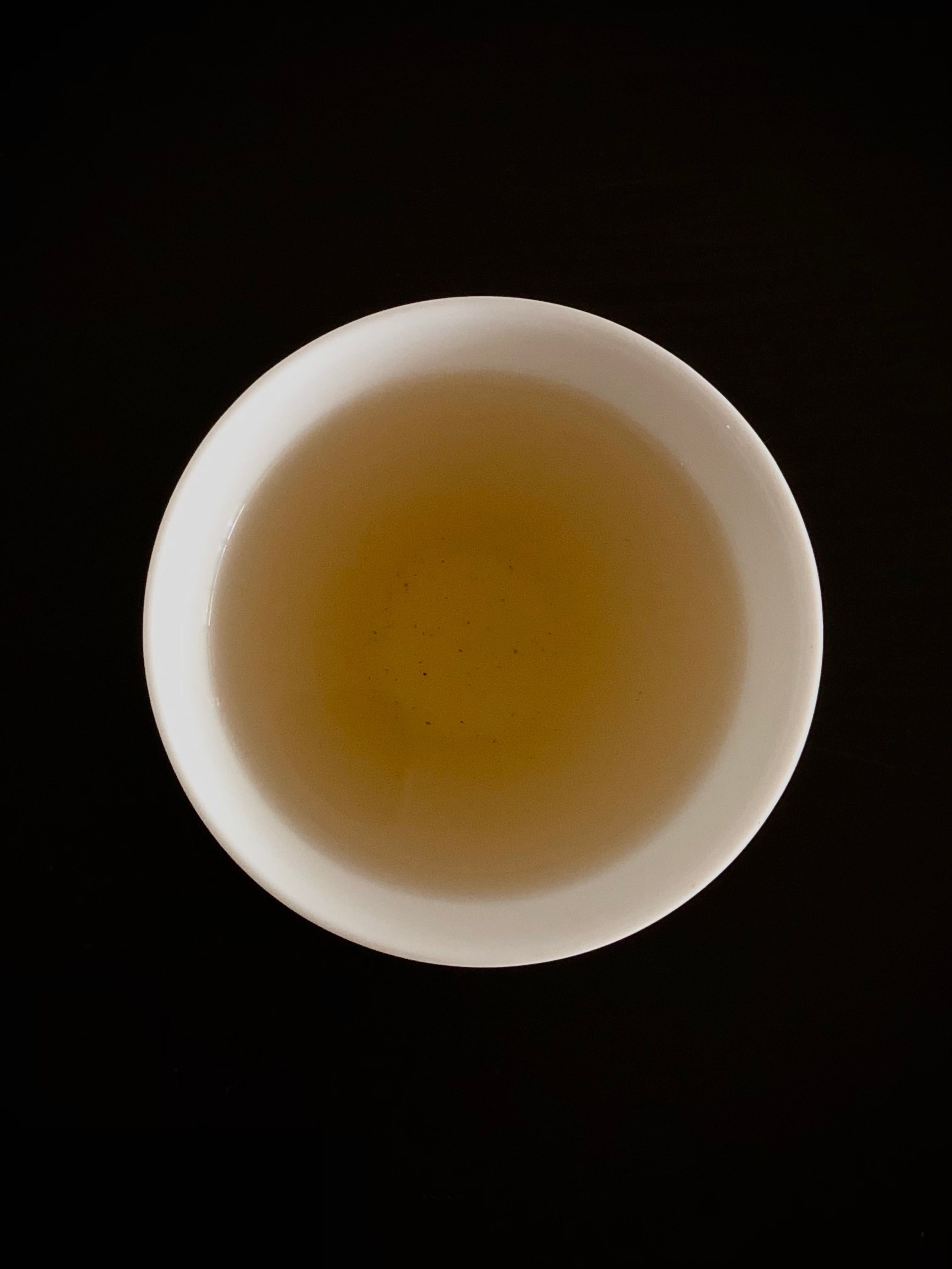 Karigane houjicha roasted green tea loose leaf brew top view from Gokasho Uji Kyoto sold by Sabo Tea Australia – Furukawa Seicha